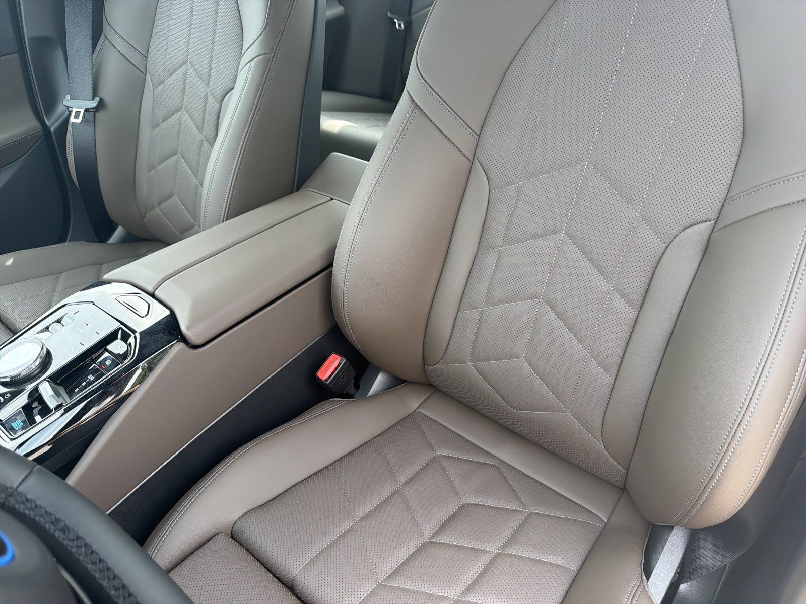New 2027 BMW i5 eDrive40 w/ Premium Package RWD image 24