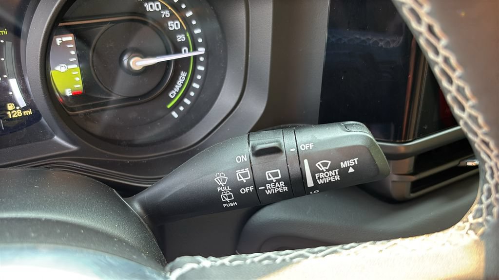 Used 2025 Jeep Wrangler Unlimited Sahara AWD/4WD image 18