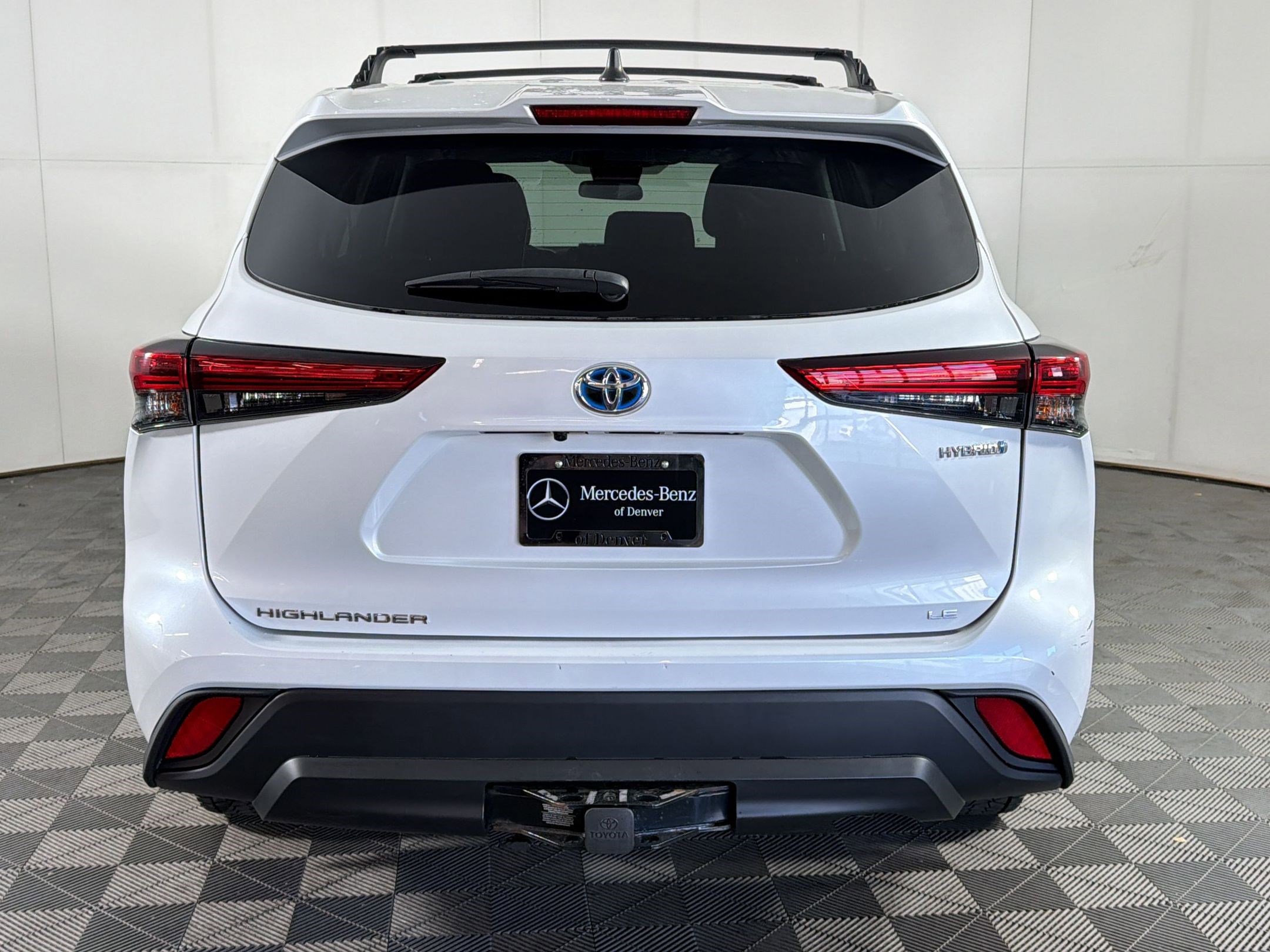 Used 2022 Toyota Highlander LE AWD/4WD image 10