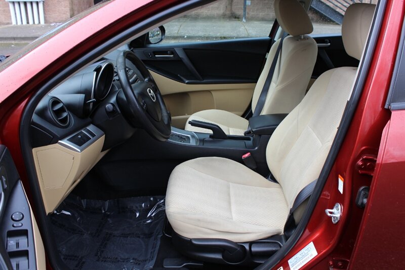 Used 2010 MAZDA MAZDA3 i Touring FWD image 10