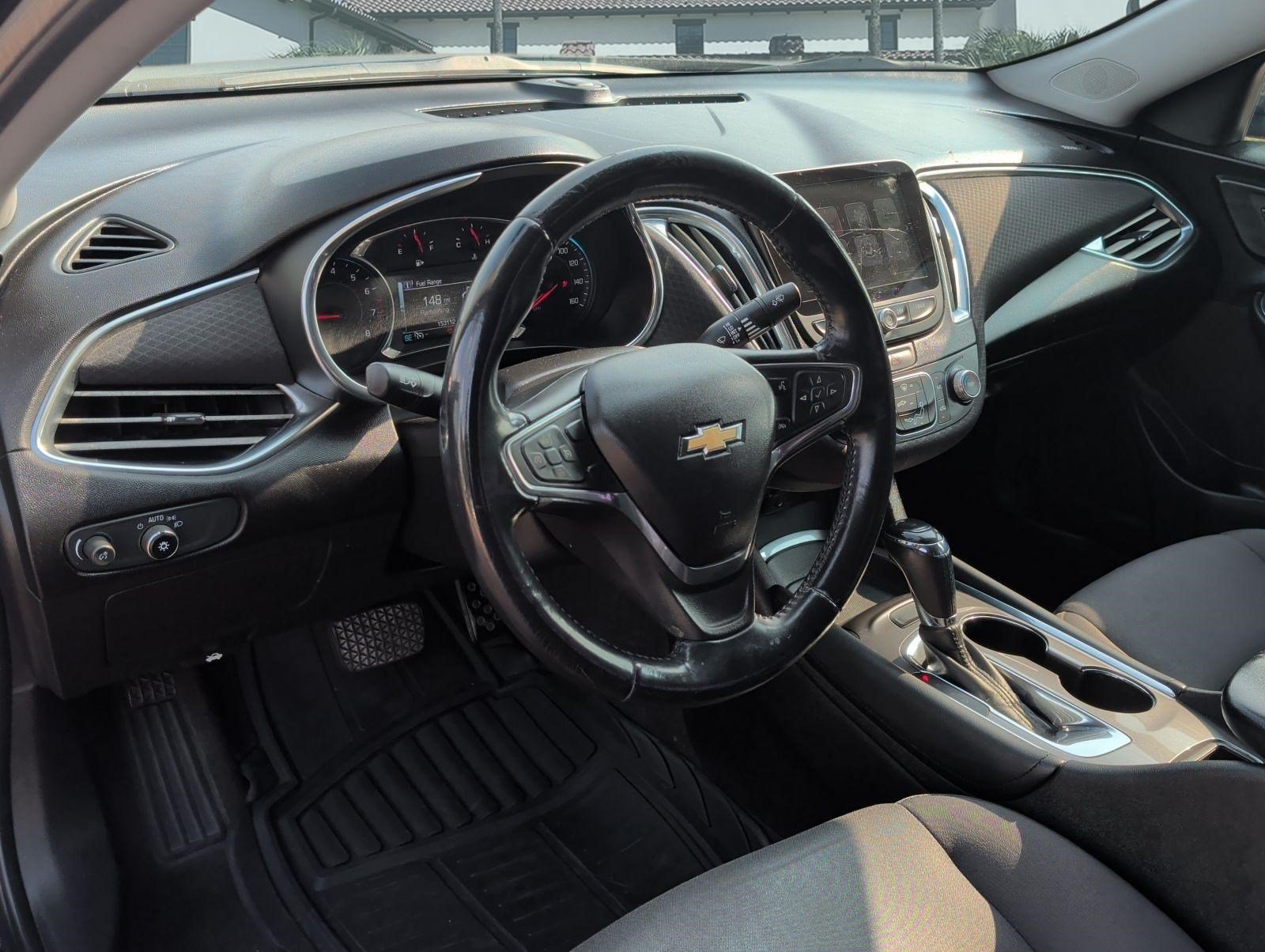 Used 2017 Chevrolet Malibu LT FWD image 12