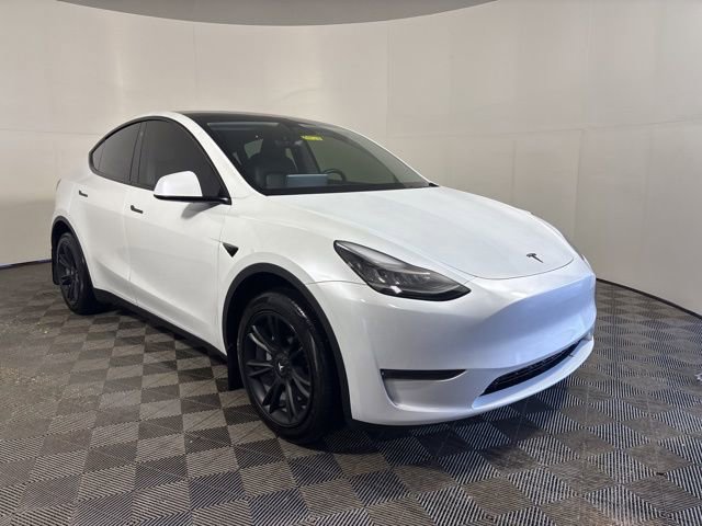 Used 2023 Tesla Model Y Long Range image 1