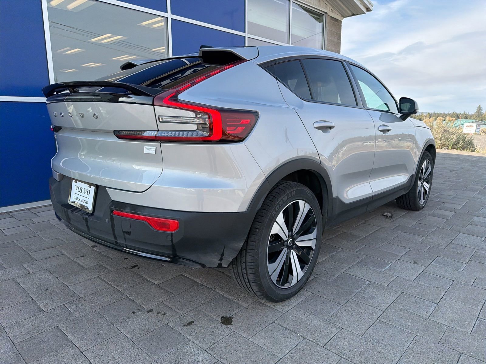 Used 2023 Volvo C40 Recharge Core w/ Climate Package AWD/4WD image 7
