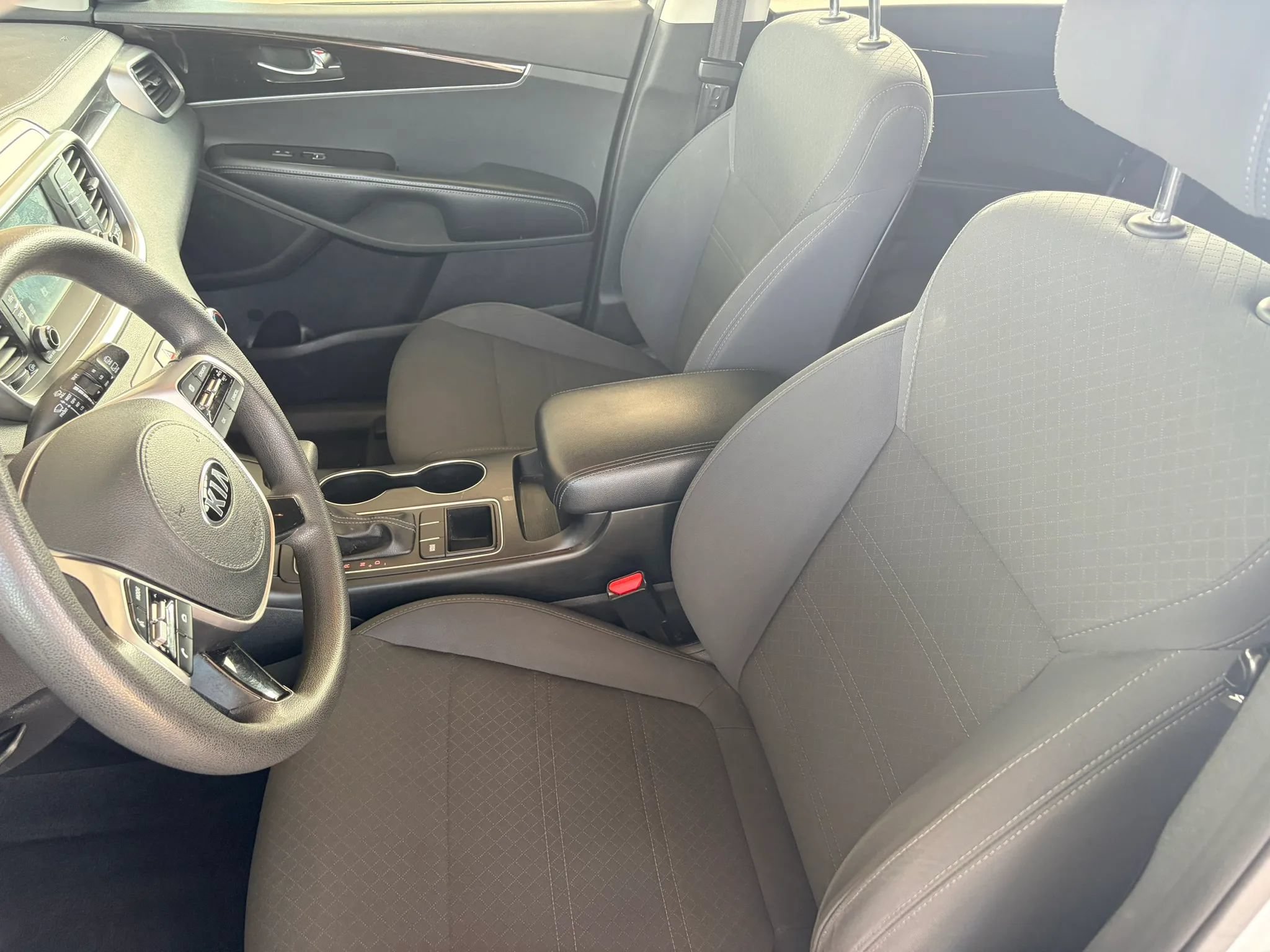 Used 2020 Kia Sorento L FWD image 9
