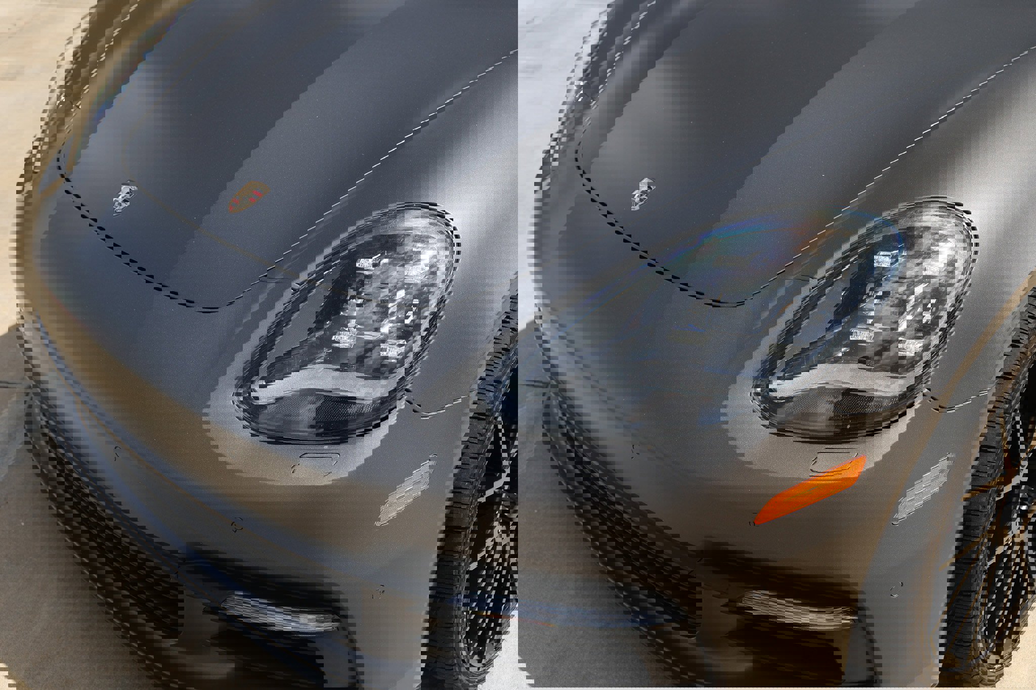 Used 2018 Porsche Panamera 4 image 46