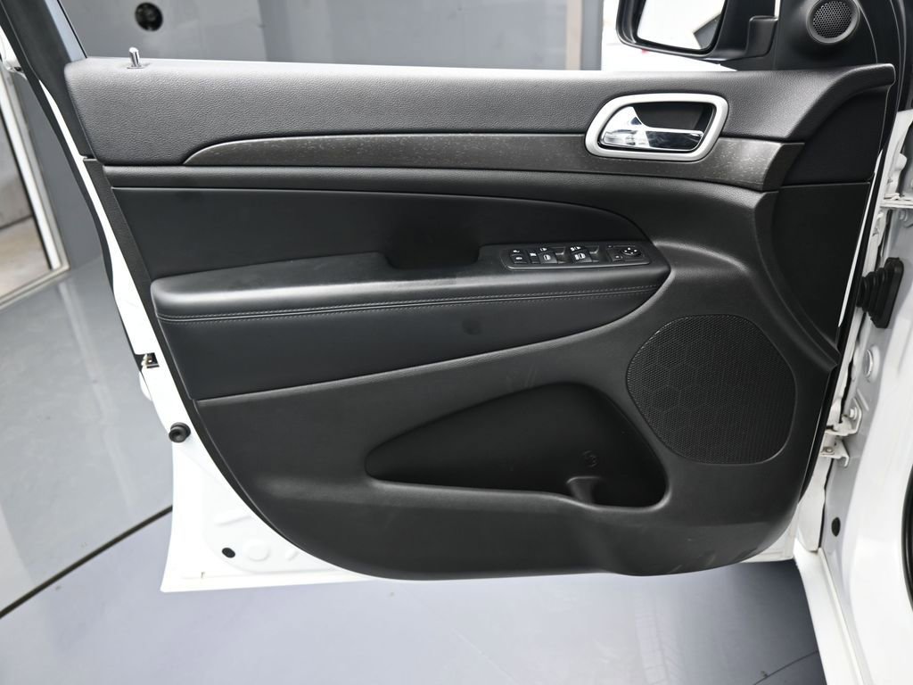 Used 2018 Jeep Grand Cherokee Altitude image 13