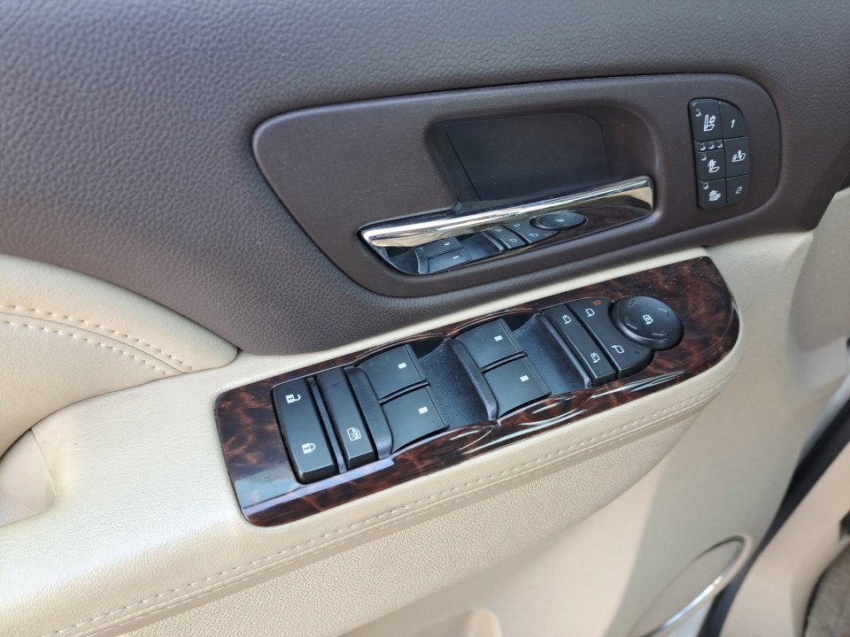 Used 2013 GMC Yukon Denali AWD/4WD image 30