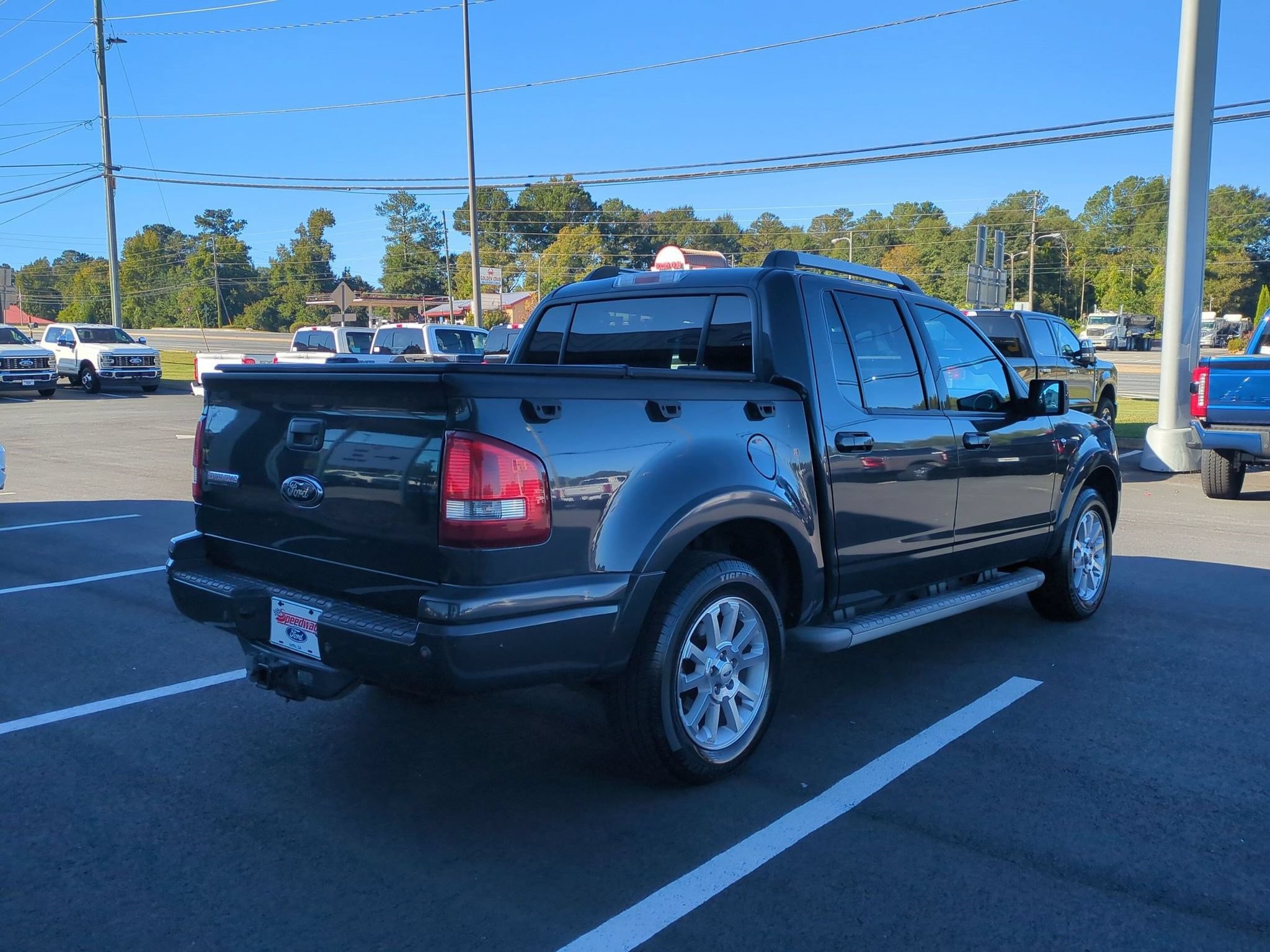 Used 2007 Ford Explorer Sport Trac Limited RWD image 5