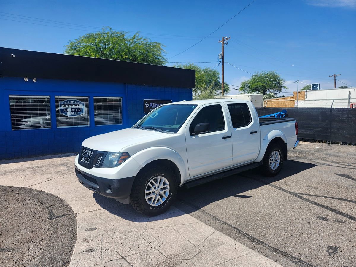 Used 2018 Nissan Frontier SV RWD image 2