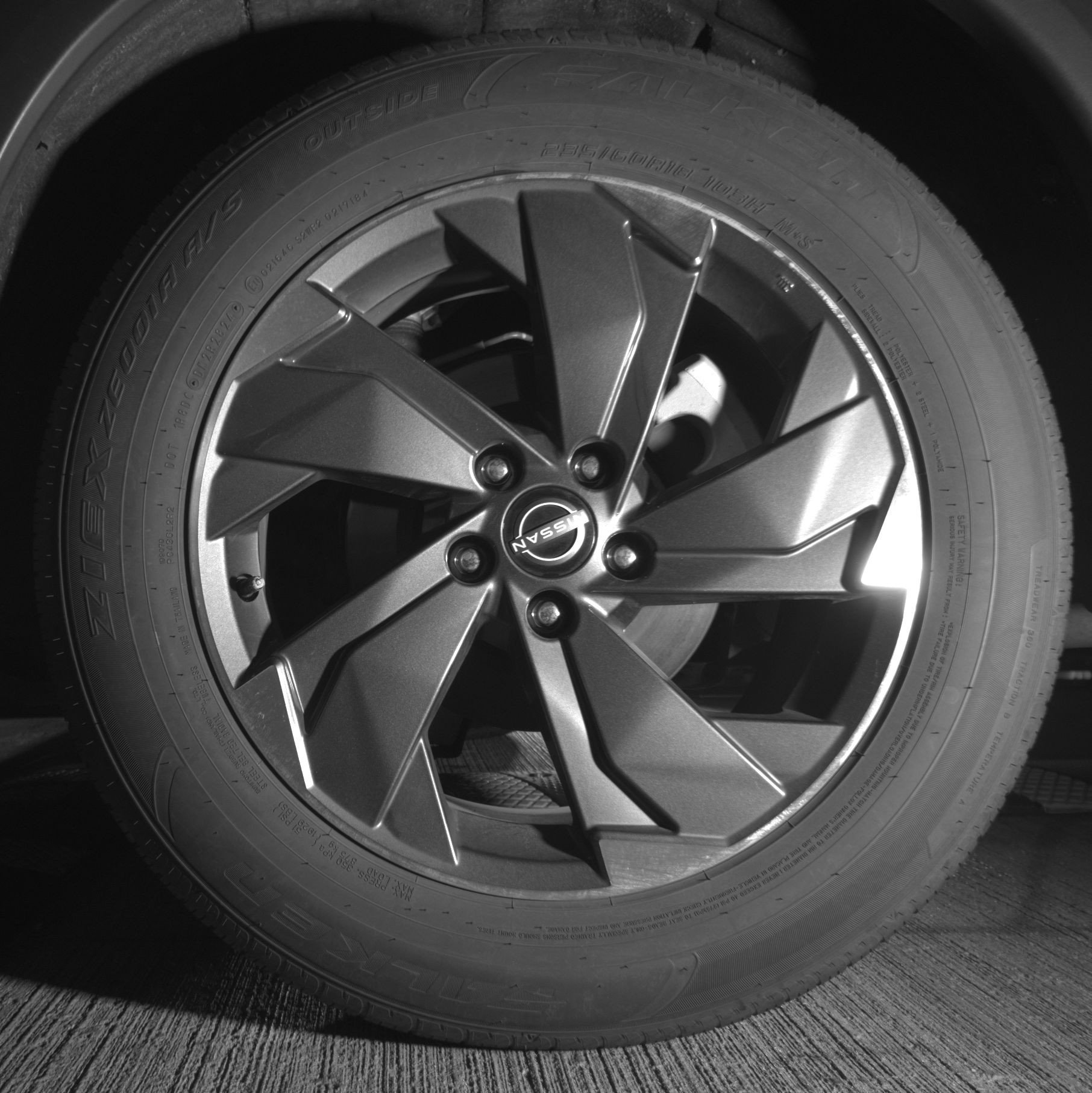 Used 2025 Nissan Rogue SV image 14