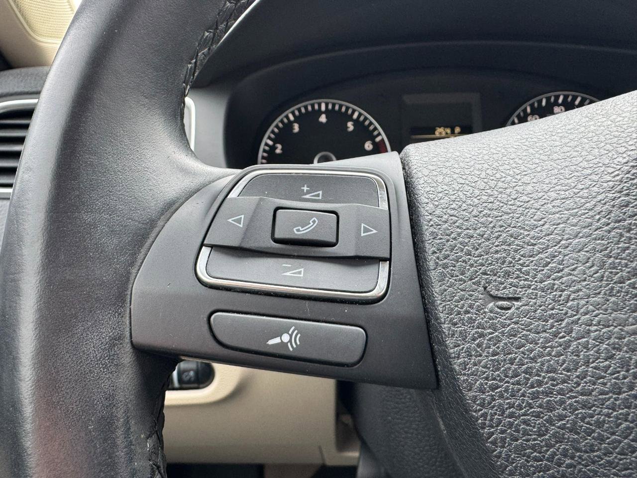 Used 2014 Volkswagen Jetta SE image 12