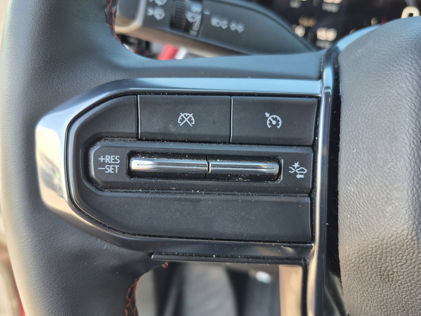 Used 2024 GMC Canyon AT4X image 26