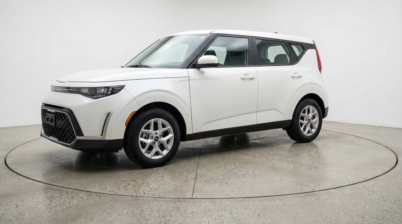Used 2025 Kia Soul LX w/ LX Technology Package image 3