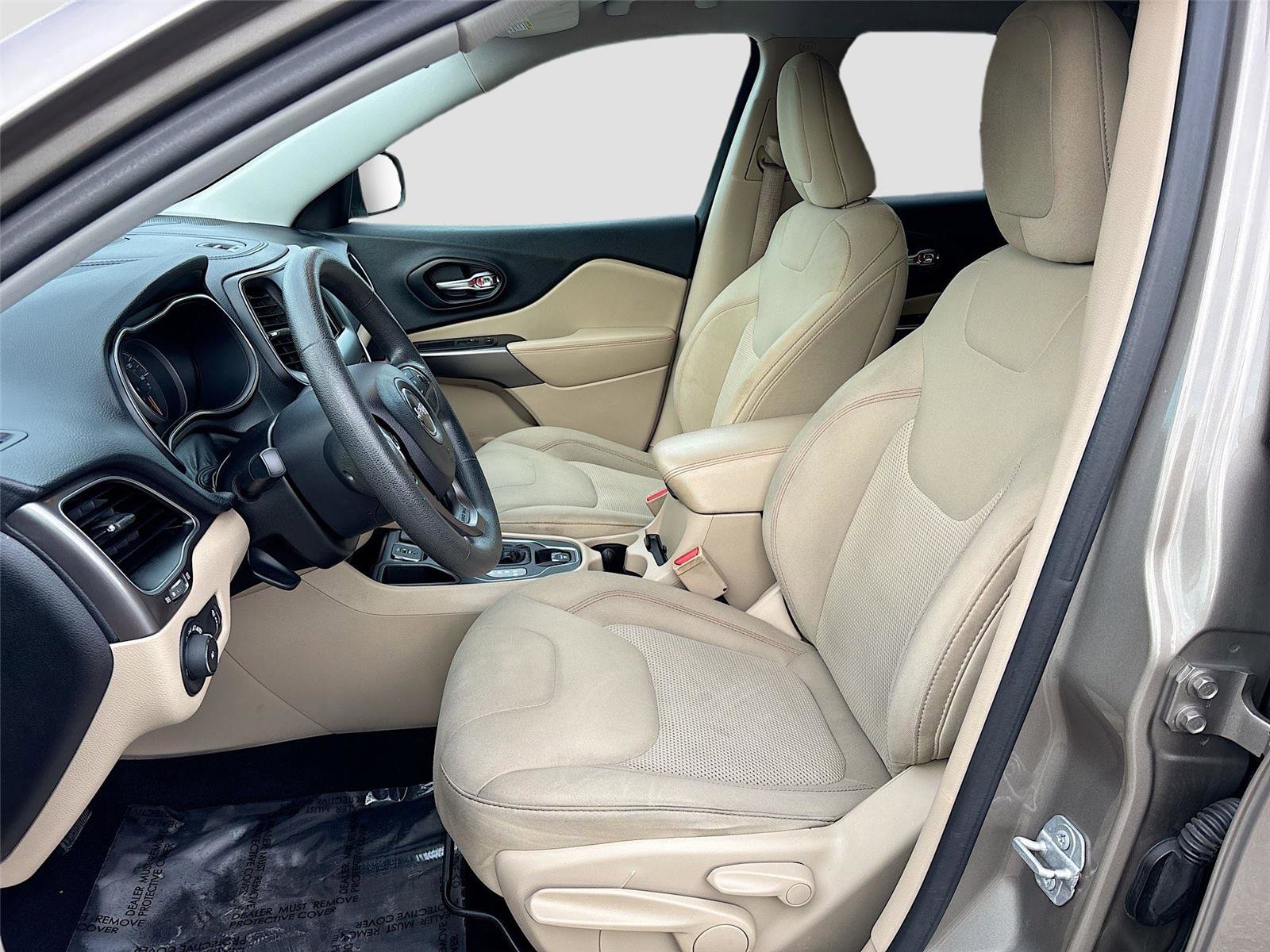 Used 2019 Jeep Cherokee Latitude w/ Popular Appearance Group image 20