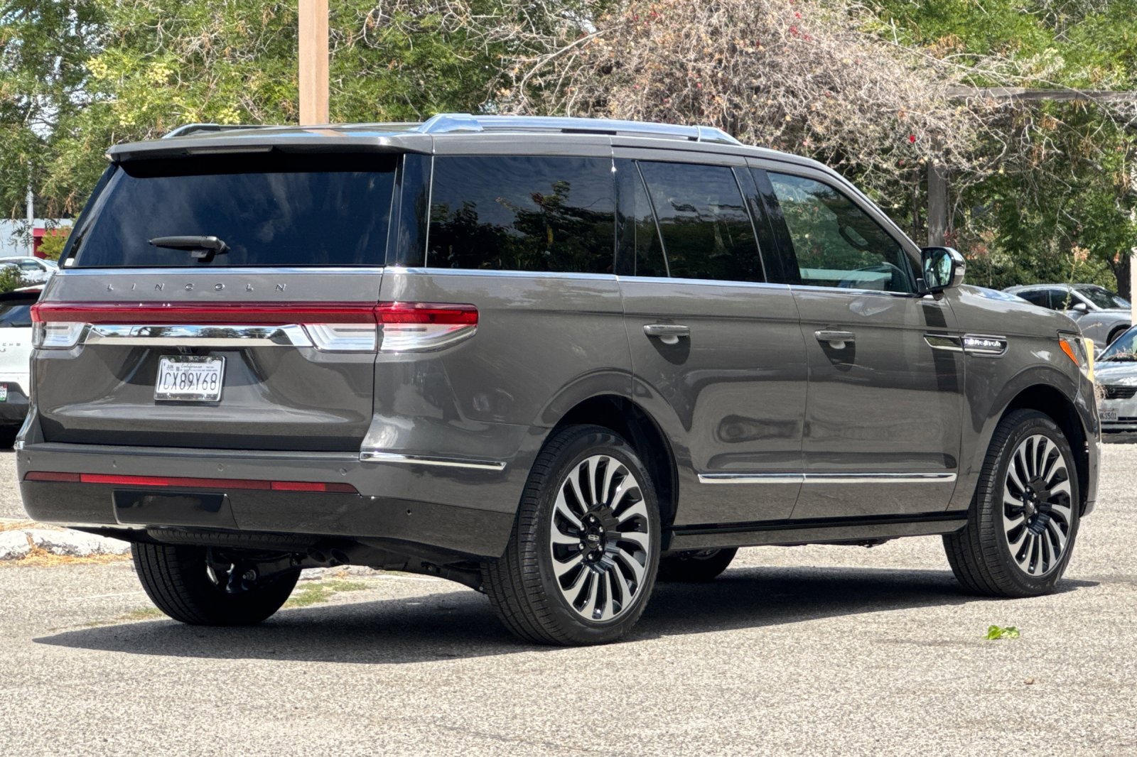 Used 2024 Lincoln Navigator Black Label image 4