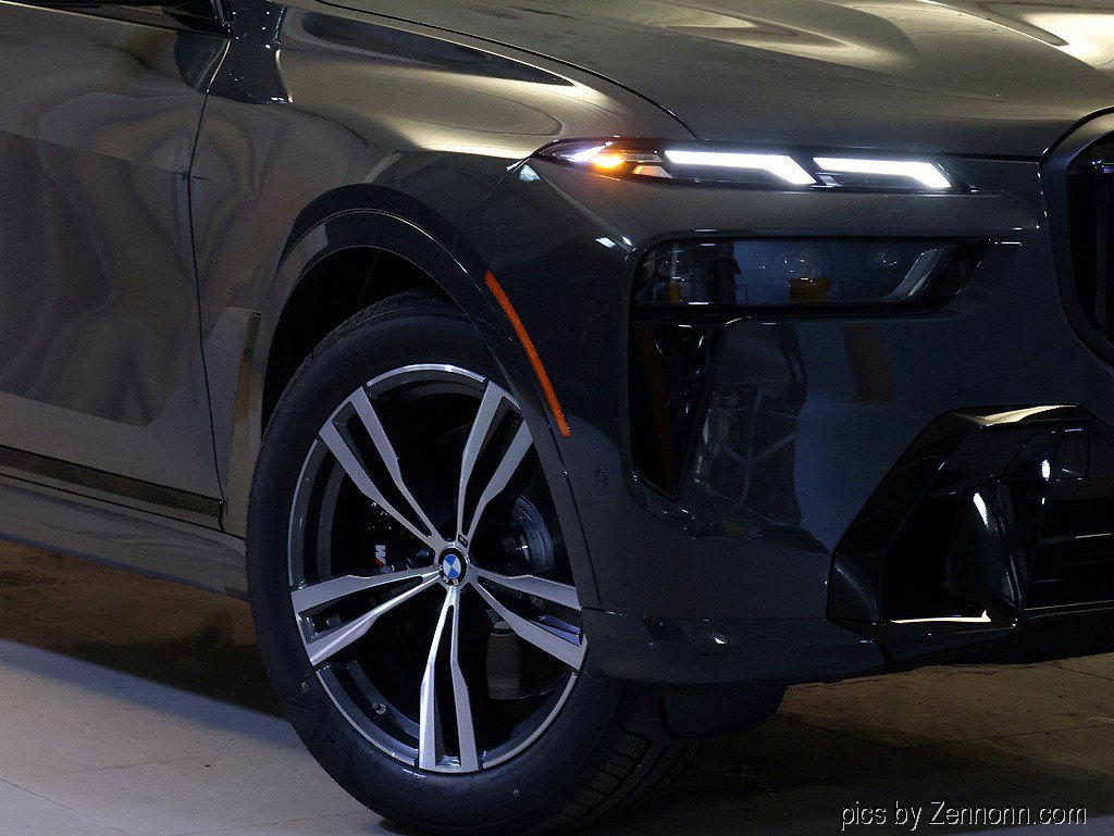 New 2027 BMW X7 xDrive40i w/ M Sport Package AWD/4WD image 3