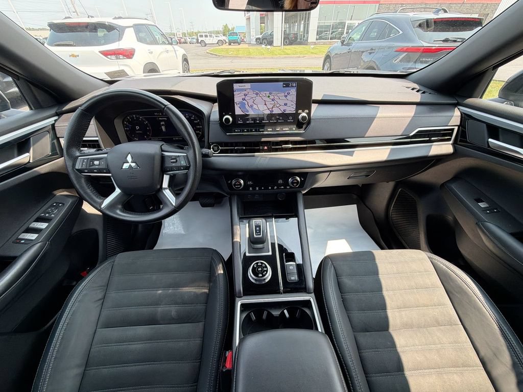 Used 2023 Mitsubishi Outlander SE Black Edition AWD/4WD image 10