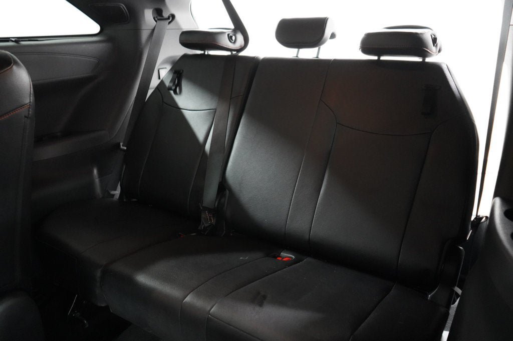 Used 2024 Toyota Sienna XSE w/ XSE Premium Package FWD image 25
