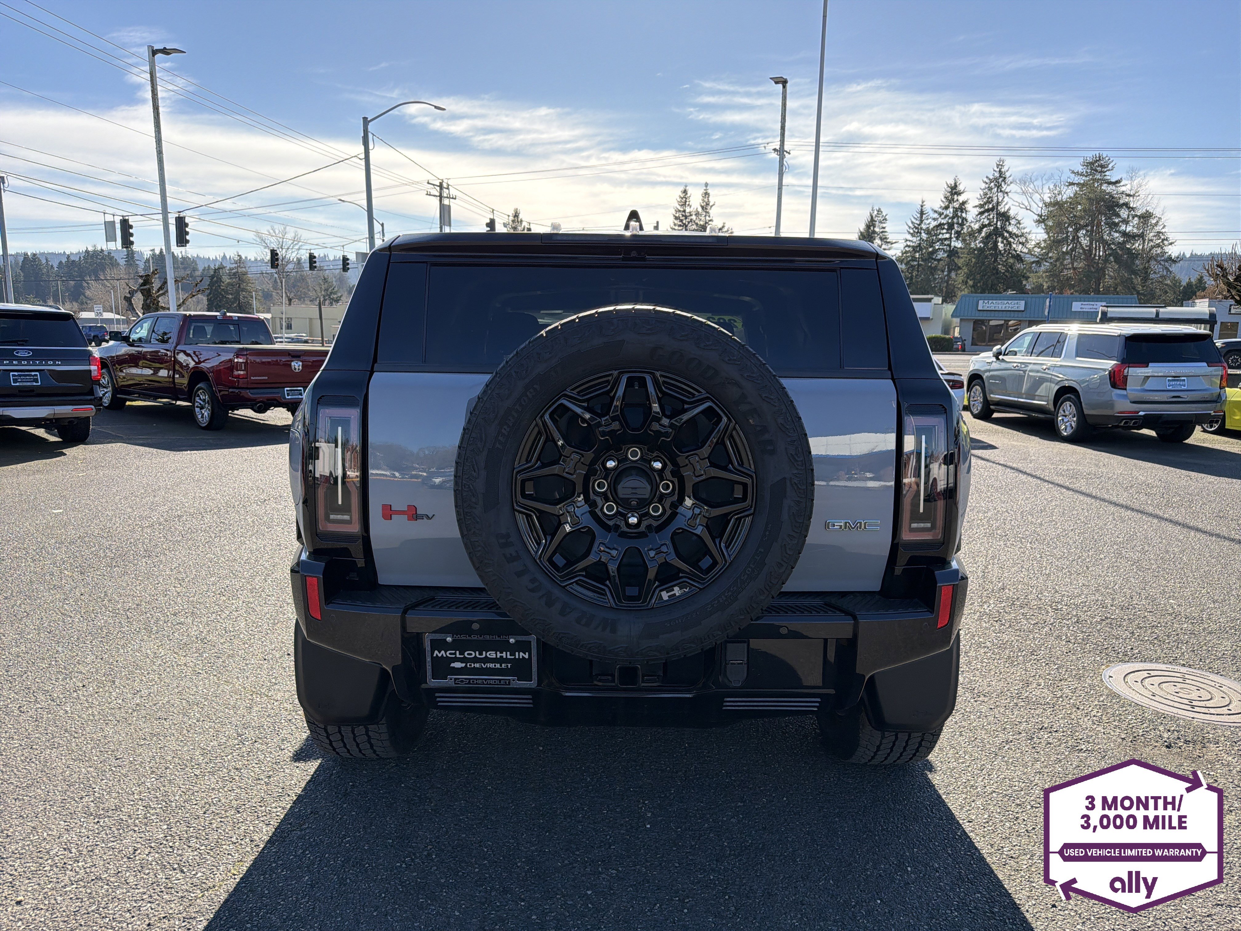 Used 2024 GMC Hummer EV 2X w/ LPO, Illumination Package AWD/4WD image 4