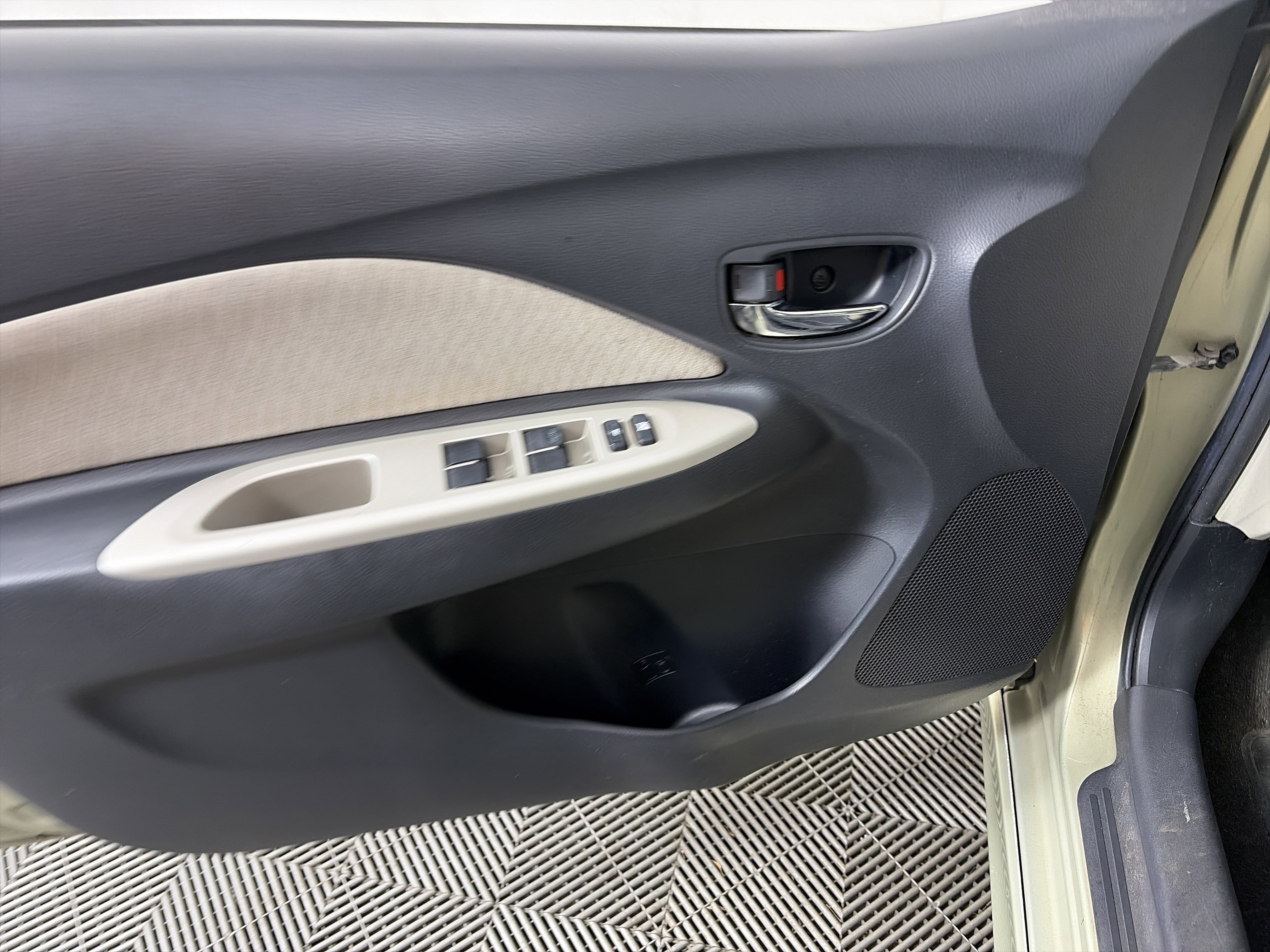 Used 2007 Toyota Yaris Sedan image 28