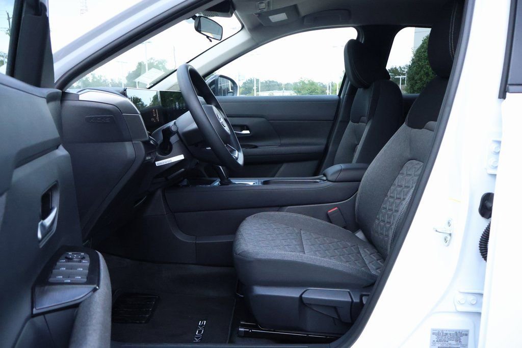 New 2026 Nissan Kicks SV image 7