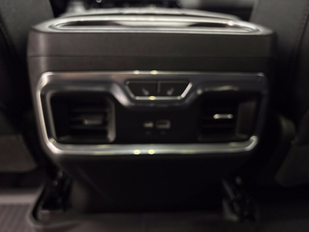 Certified 2023 Chevrolet Silverado 1500 High Country w/ Technology Package AWD/4WD image 36