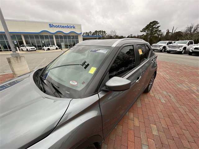 Used 2022 Nissan Kicks SV image 10