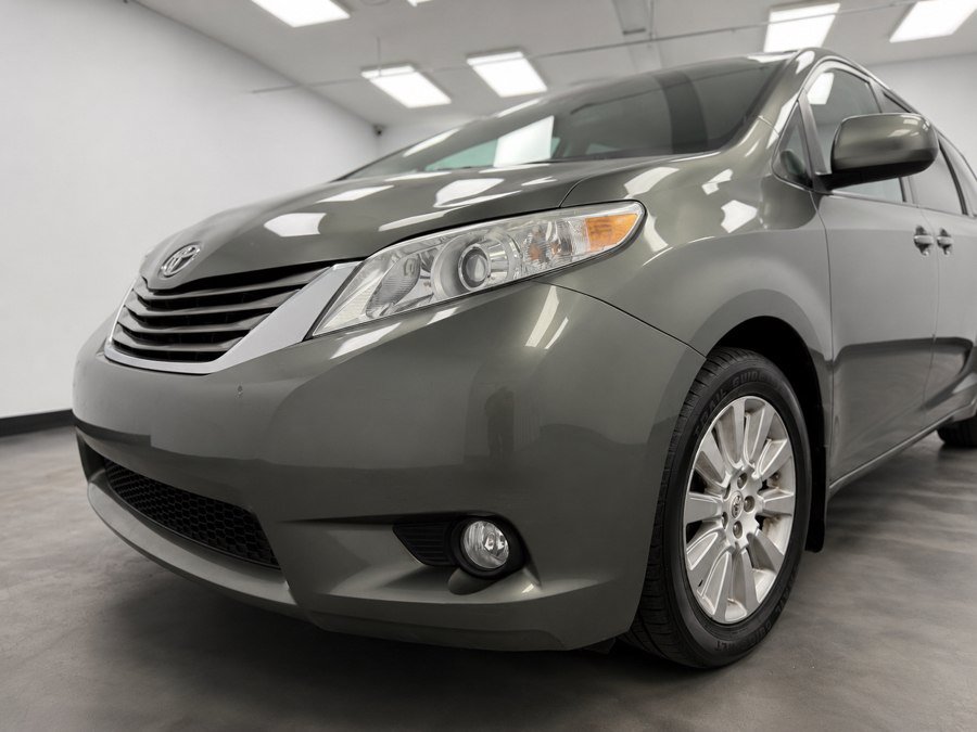 Used 2011 Toyota Sienna XLE w/ Premium Pkg AWD/4WD image 12
