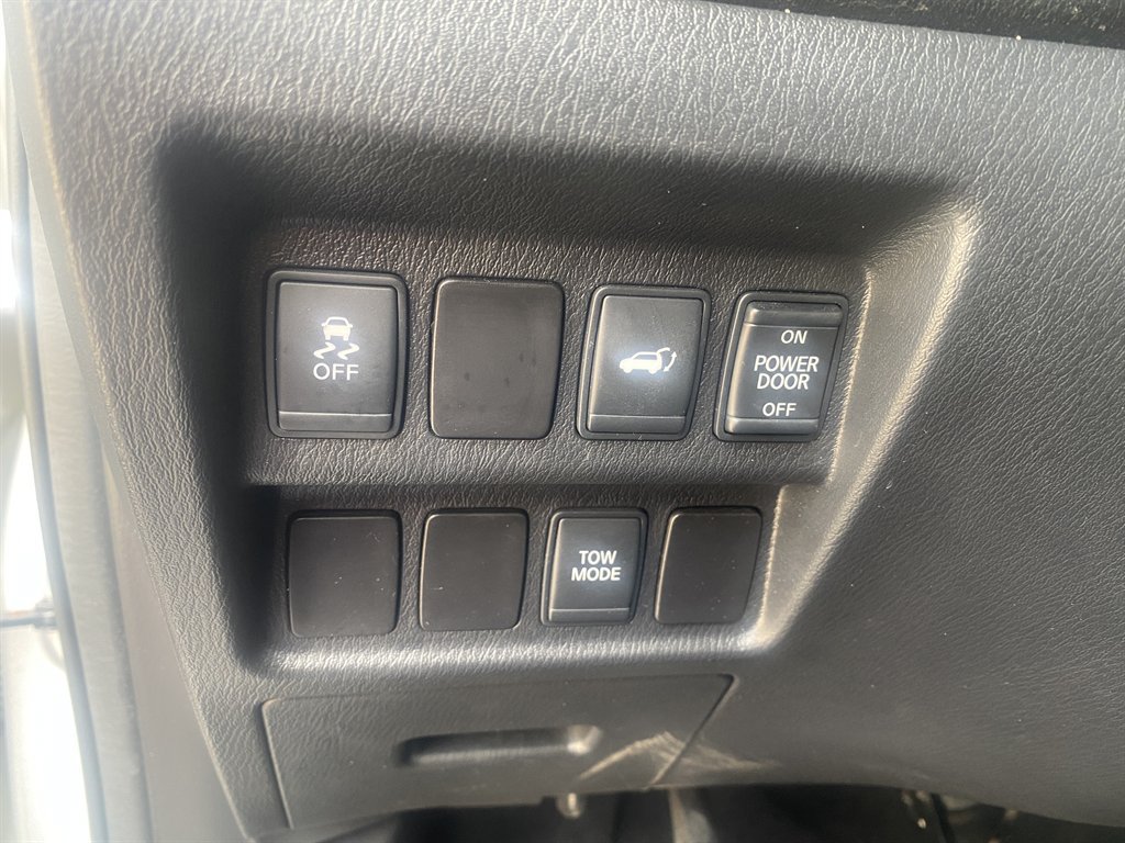 Used 2013 Nissan Pathfinder SL FWD image 23