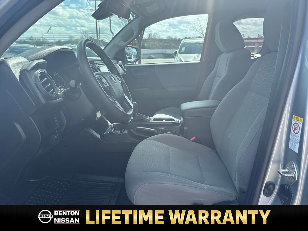 Used 2019 Toyota Tacoma SR image 11