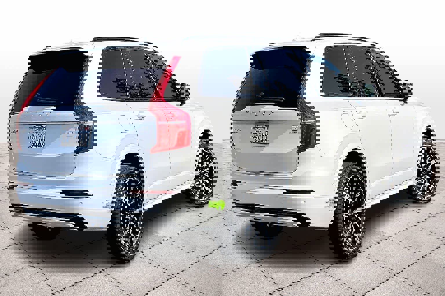 Used 2023 Volvo XC90 T8 Plus w/ Protection Package Premier image 16