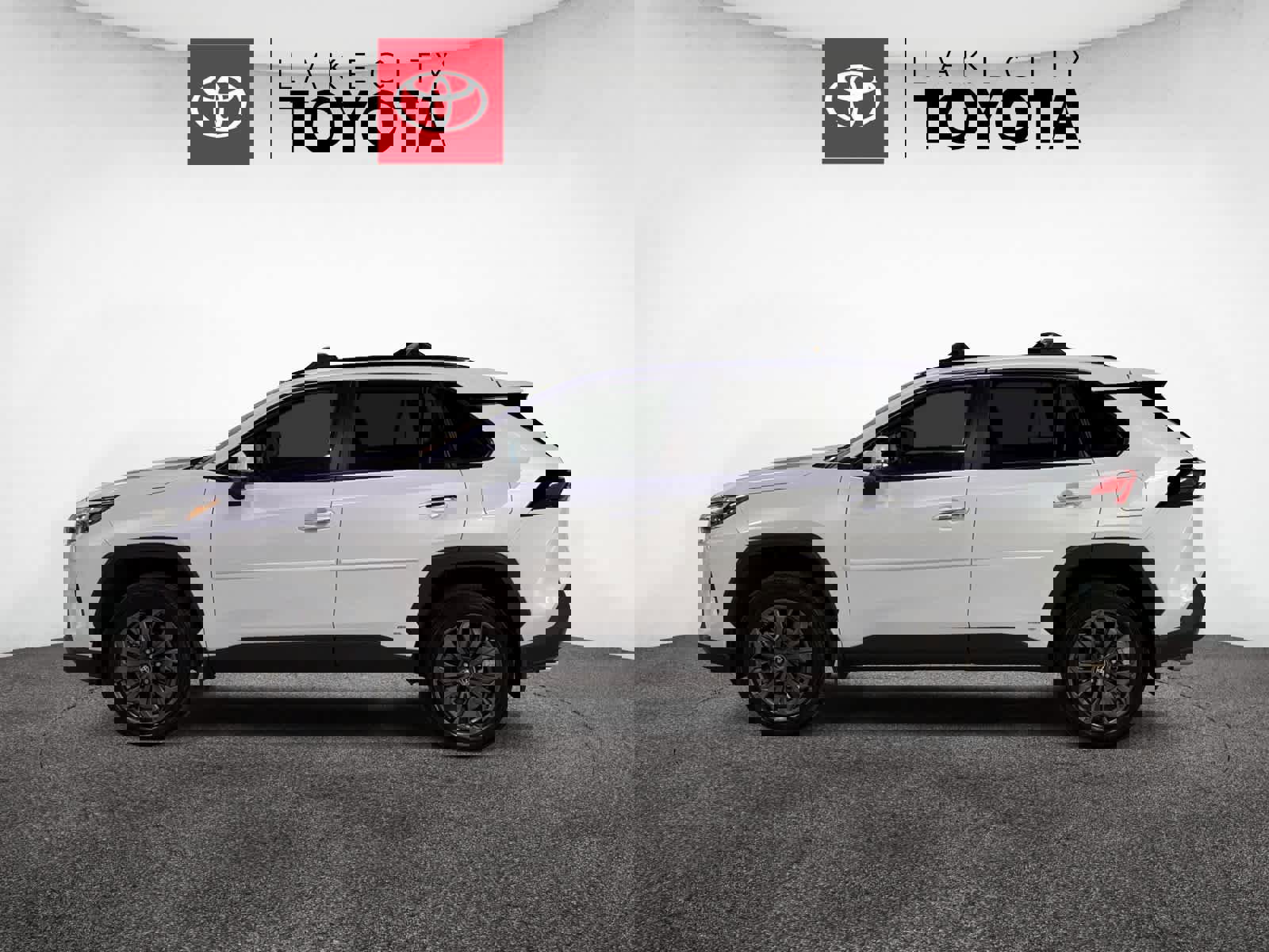 Used 2024 Toyota RAV4 Limited w/ Advanced Technology Package image 3