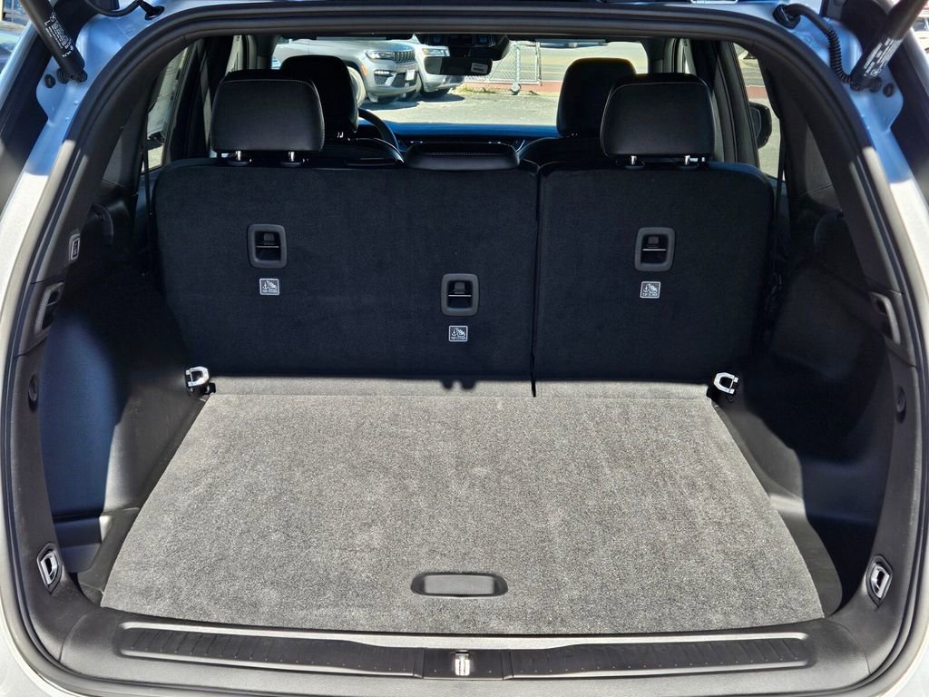 New 2025 Jeep Grand Cherokee Altitude image 28