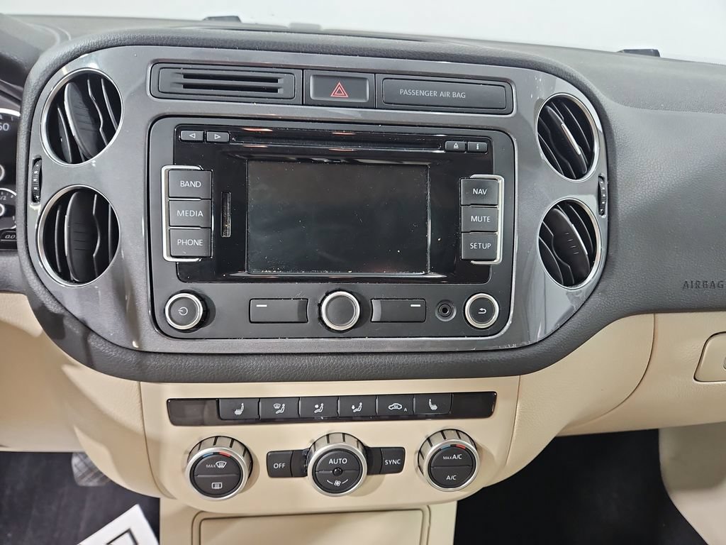 Used 2013 Volkswagen Tiguan SE AWD/4WD image 19