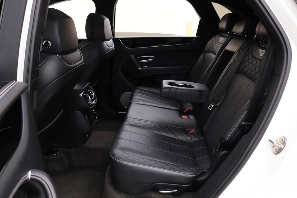 Used 2017 Bentley Bentayga image 22