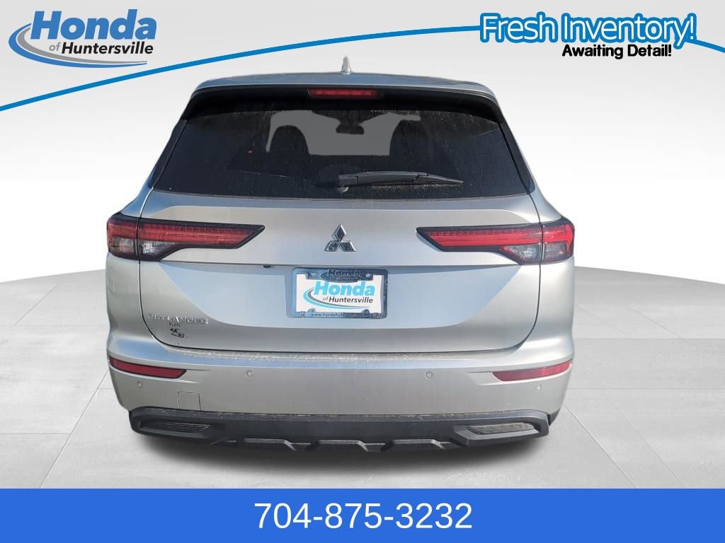 Used 2022 Mitsubishi Outlander ES image 7