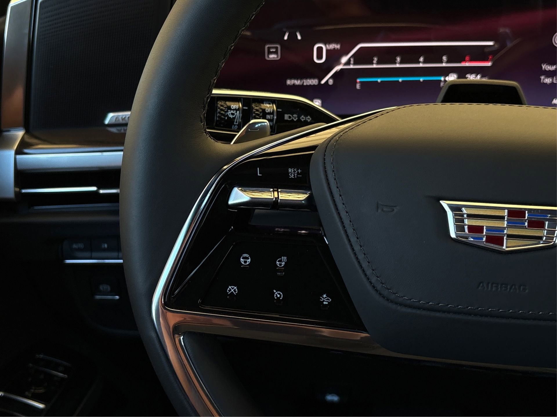 Used 2026 Cadillac Escalade Platinum Sport w/ LPO, ONYX Package image 28
