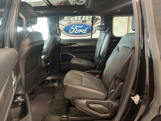 Used 2024 Jeep Wagoneer Series II image 33