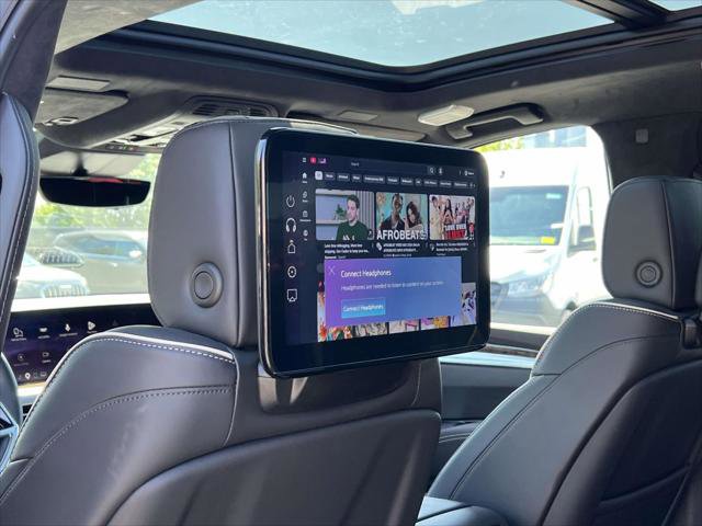 Used 2026 Cadillac Escalade ESV Platinum Sport w/ LPO, ONYX Package AWD/4WD image 15