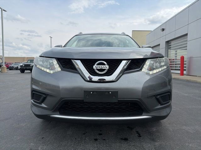 Used 2015 Nissan Rogue SV image 2