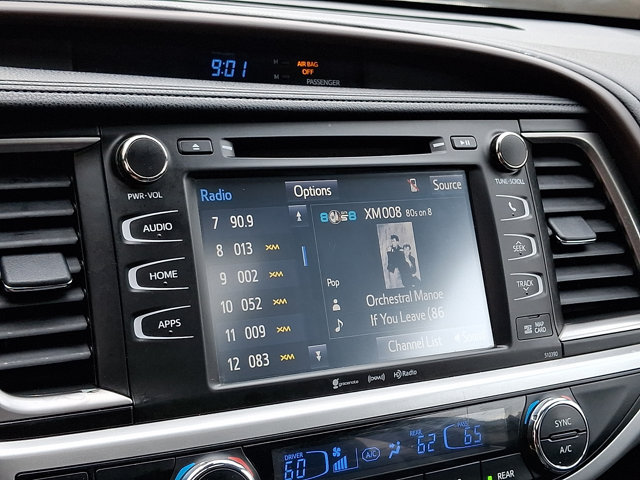 Used 2019 Toyota Highlander XLE AWD/4WD image 19
