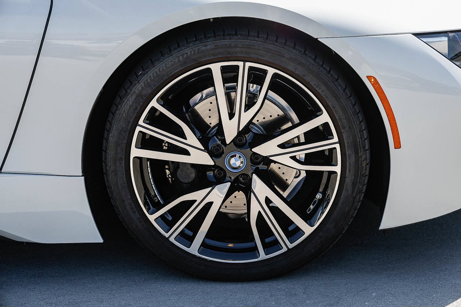 Used 2019 BMW i8 Coupe AWD/4WD image 9