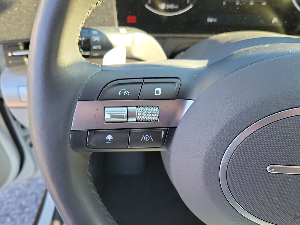 Certified 2025 Hyundai Kona Limited image 25