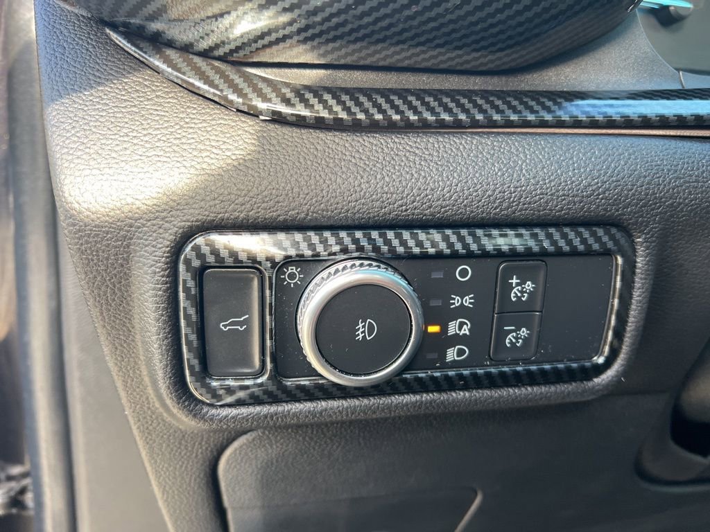 Used 2022 Ford Explorer Limited w/ Equipment Group 301A AWD/4WD image 17