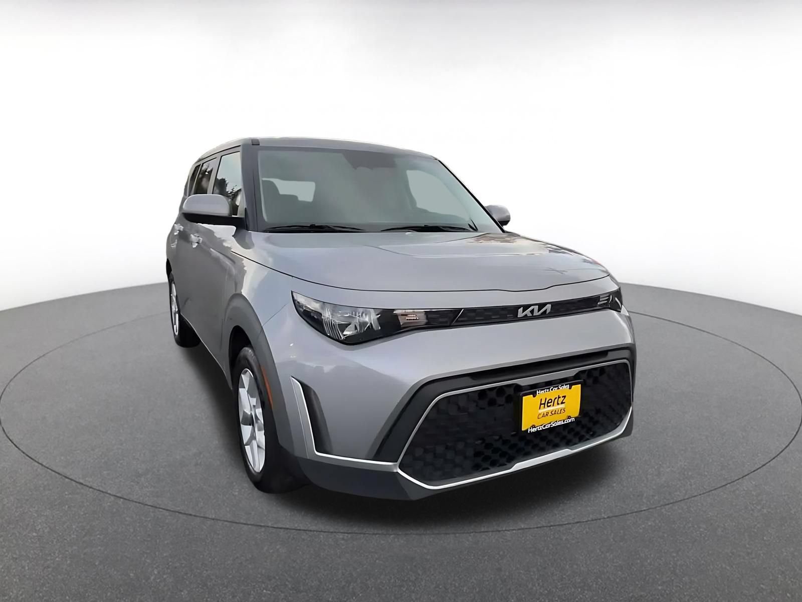 Used 2025 Kia Soul LX w/ LX Technology Package FWD image 3