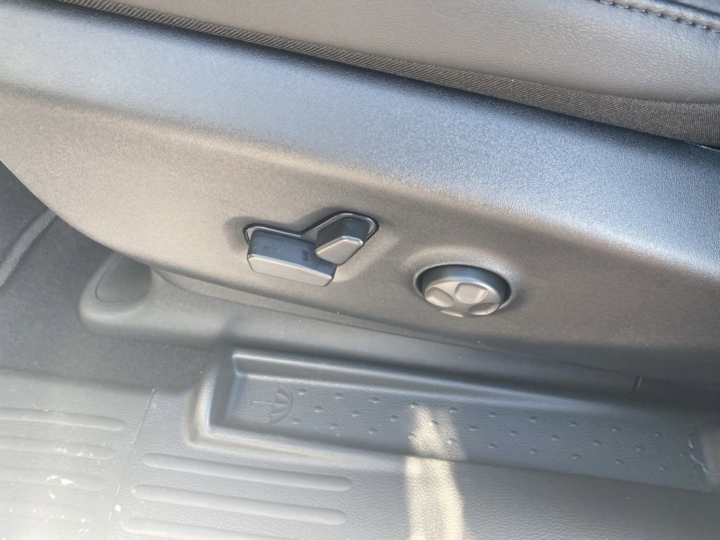 New 2026 Chrysler Pacifica Select FWD image 12
