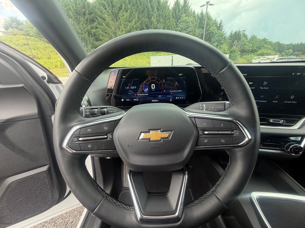 Used 2026 Chevrolet Equinox LT AWD/4WD image 30