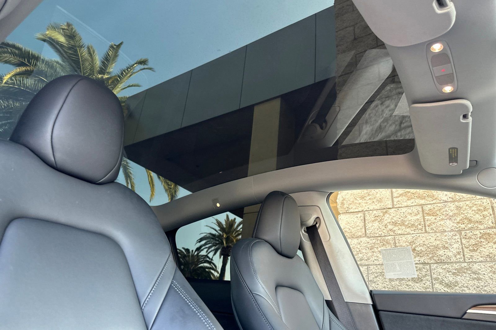 Used 2025 Tesla Model Y Long Range image 18