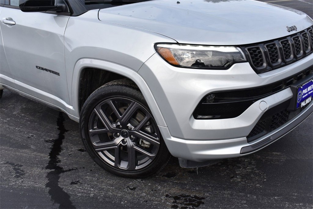 Used 2025 Jeep Compass Limited w/ High Altitude Package image 3