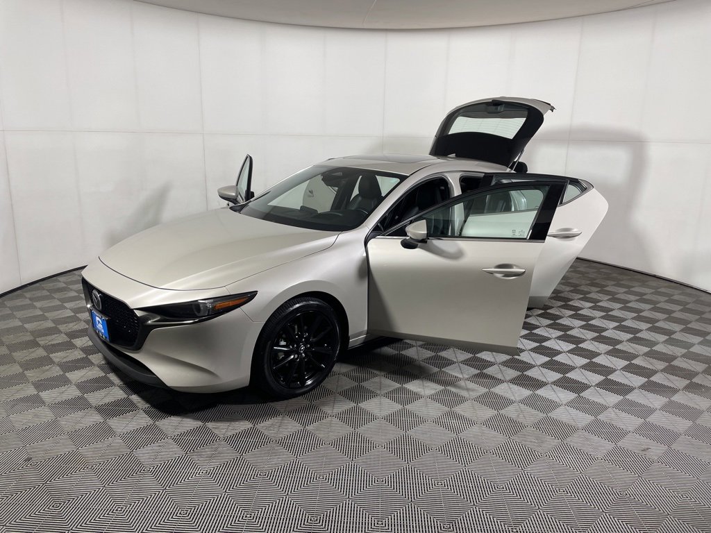 Used 2025 MAZDA MAZDA3 2.5 S Hatchback w/ Premium Pkg image 11